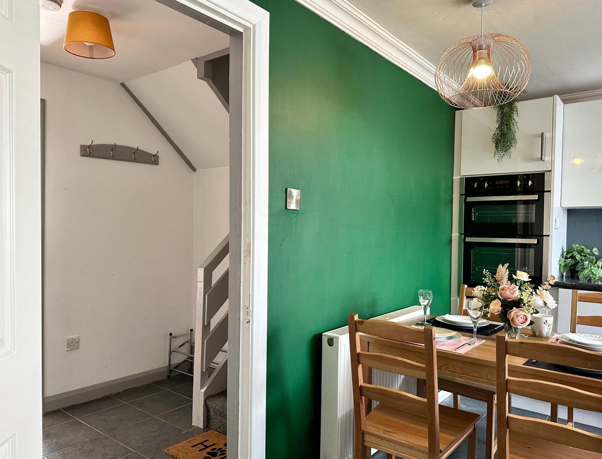 6 Guests House Old Trafford,Media City,City Centre, Free Parking Манчестър Екстериор снимка