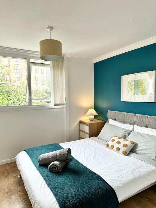 6 Guests House Old Trafford,Media City,City Centre, Free Parking Манчестър Екстериор снимка