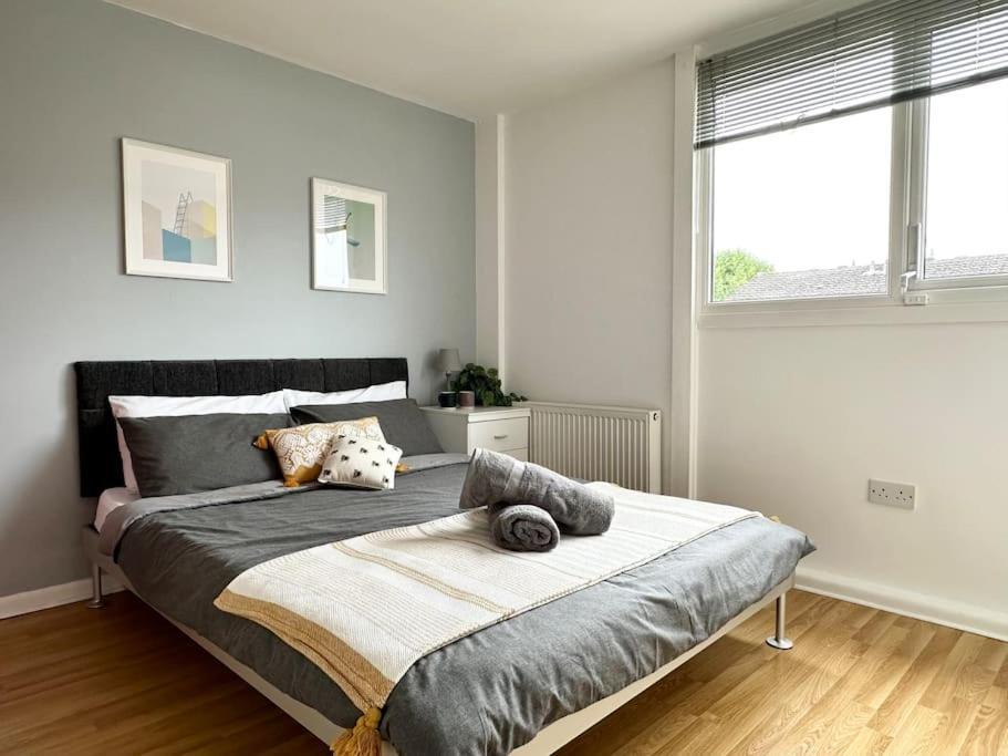 6 Guests House Old Trafford,Media City,City Centre, Free Parking Манчестър Екстериор снимка