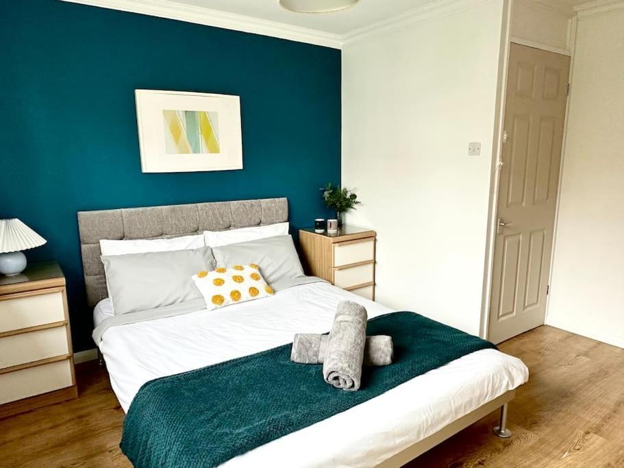 6 Guests House Old Trafford,Media City,City Centre, Free Parking Манчестър Екстериор снимка
