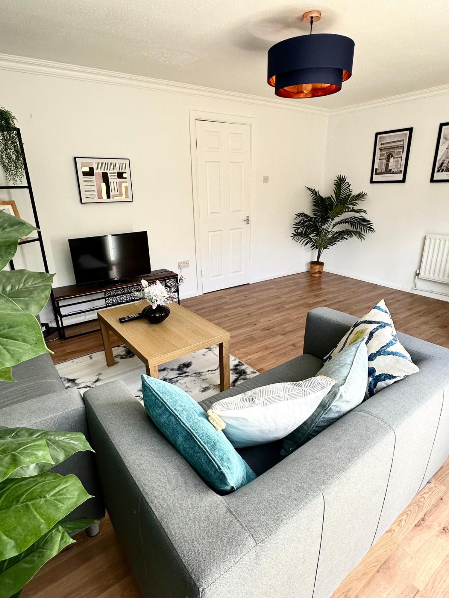 6 Guests House Old Trafford,Media City,City Centre, Free Parking Манчестър Екстериор снимка